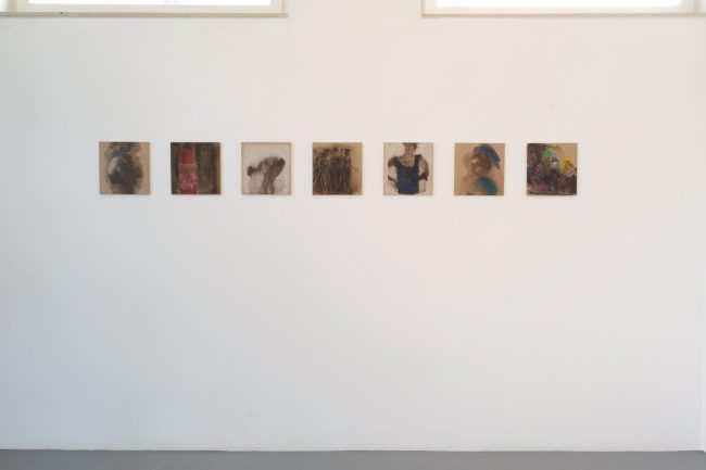 Ausstellungsansicht "Mit Füßen und Mimik", 2016 im Merdinger Kunstforum