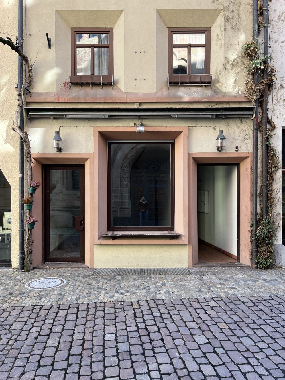 Der neue Gedoktert-Ausstellungsraum von außen